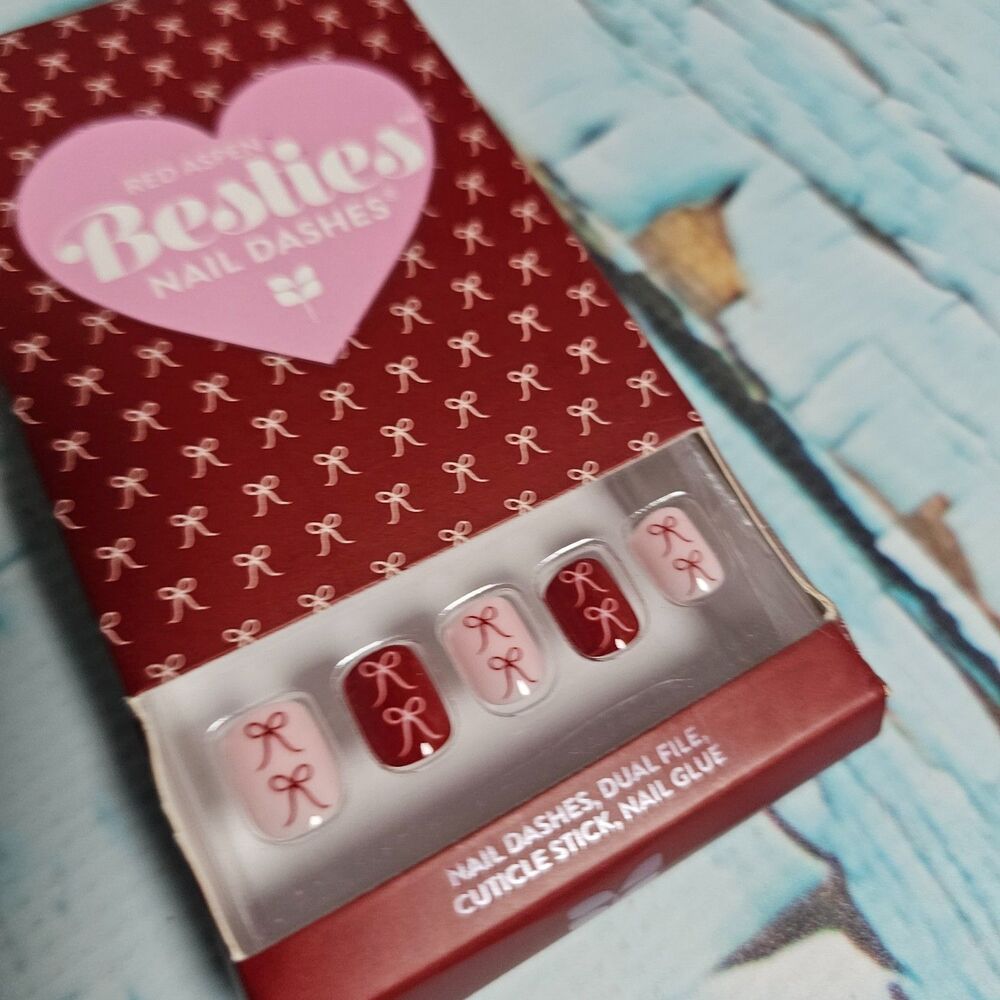 Red Aspen Besties Wear Bows Micah Petite Square Nail Dashes Press On Nails NEW